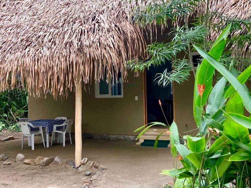 Junto Al Rio Bungalows & Suites サユリタ エクステリア 写真